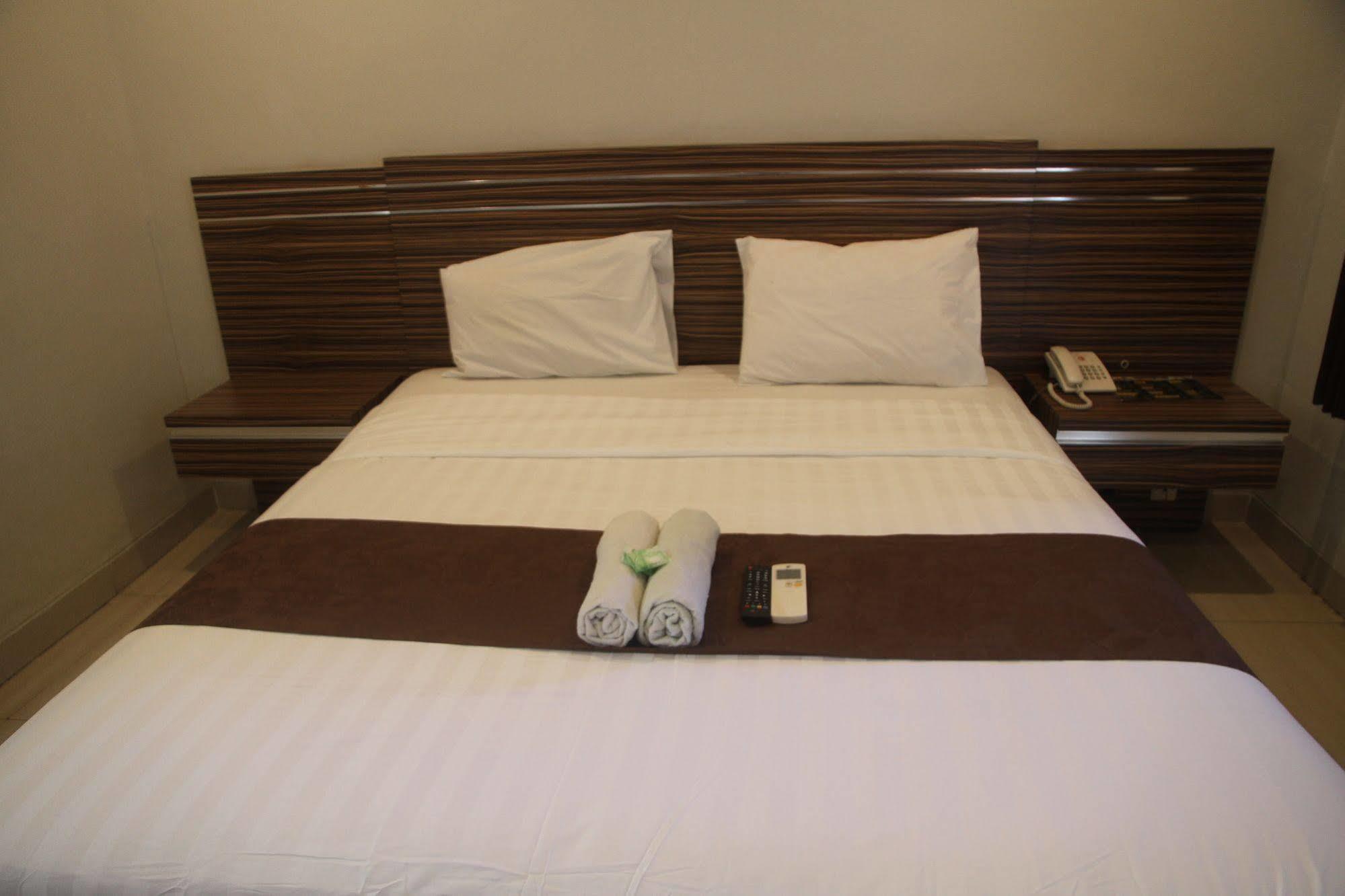 מטאראם Palapa Hotel מראה חיצוני תמונה
