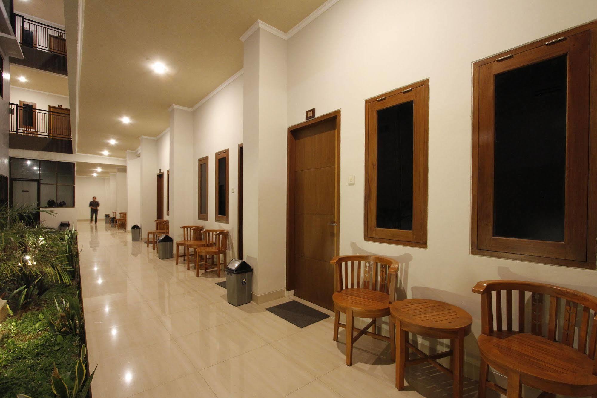 מטאראם Palapa Hotel מראה חיצוני תמונה