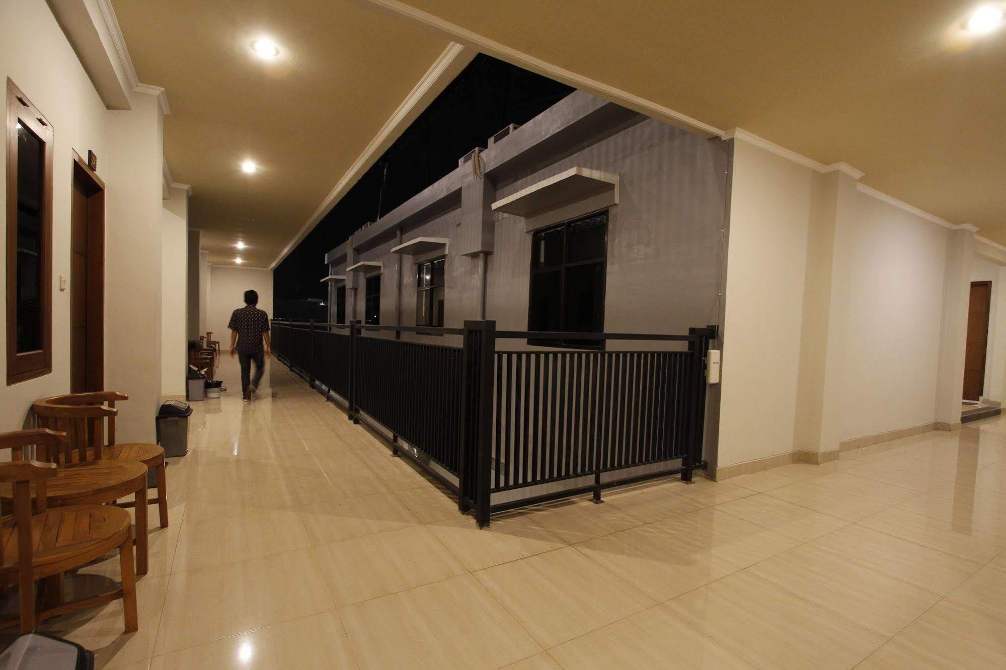 מטאראם Palapa Hotel מראה חיצוני תמונה